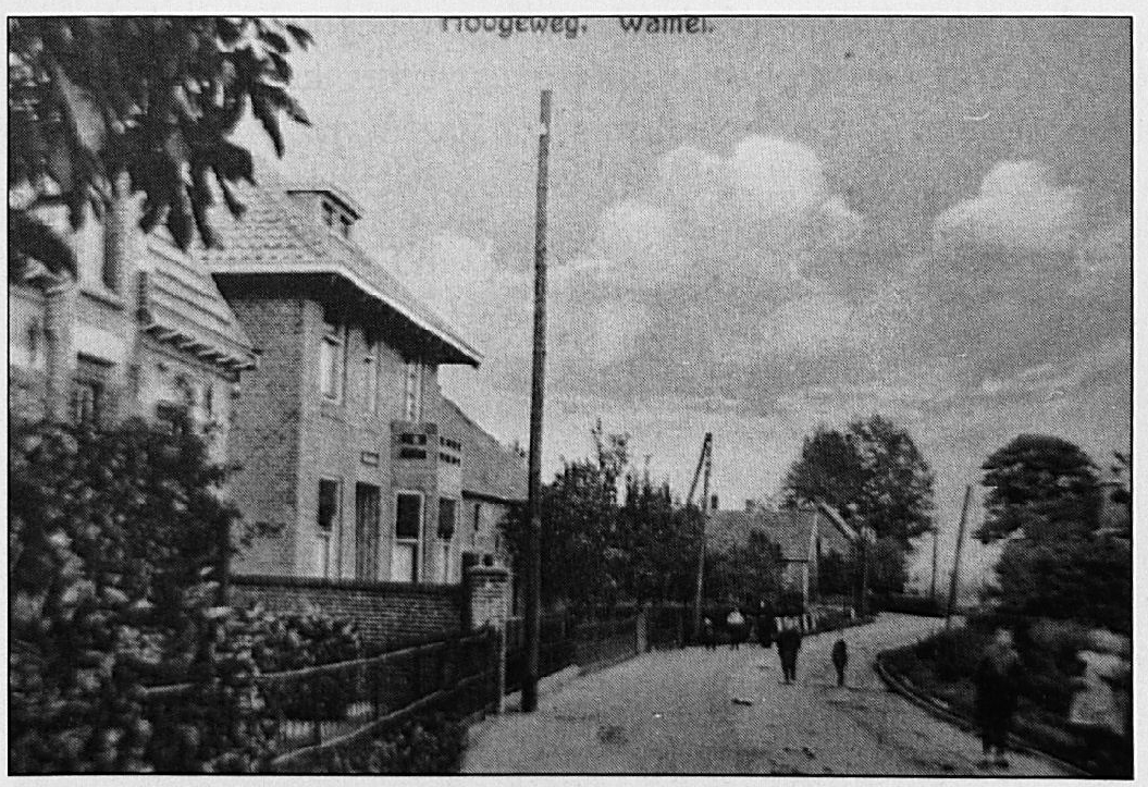 De trambaan in de Hogeweg, ter hoogte waar nu Huize Henricus staat. Toen deze foto gemaakt